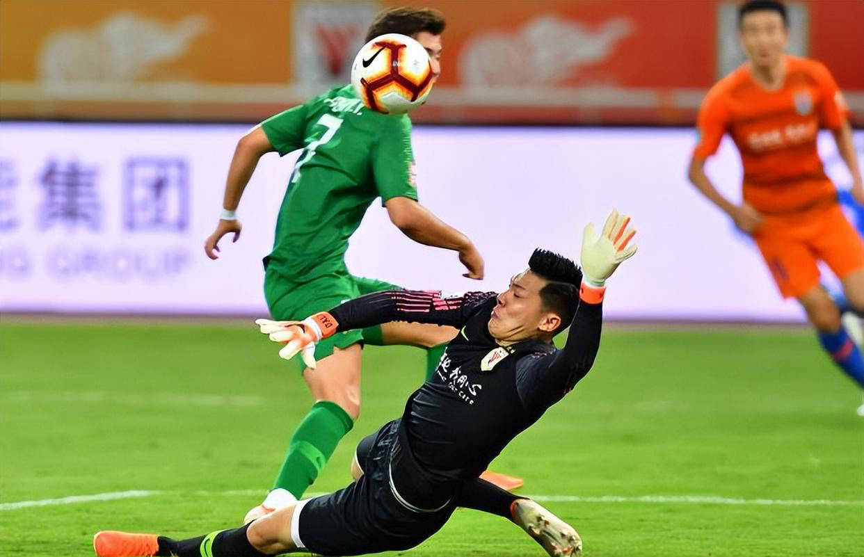 鲁能本轮中超负于大连英博，主力门将王大雷提前解约进军德甲